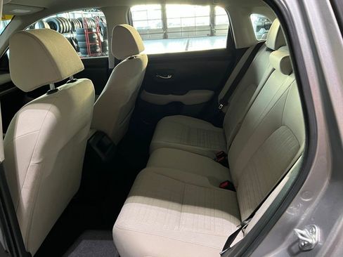 Used 2023 Honda HR-V LX image 16