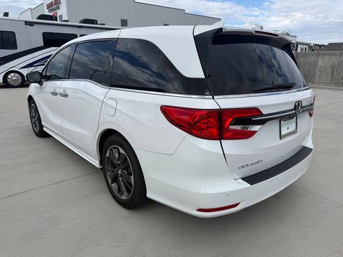 Used 2023 Honda Odyssey Elite image 5