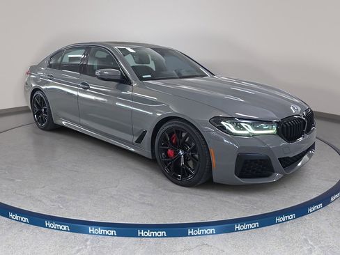 Used 2022 BMW M550i xDrive w/ Dynamic Handling Package image 3