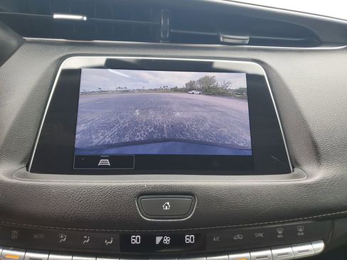 Used 2023 Cadillac XT4 Luxury image 17