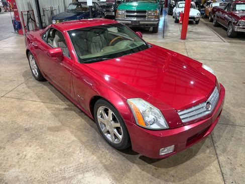 Used 2005 Cadillac XLR RWD image 28