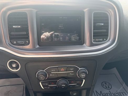 Used 2020 Dodge Charger SXT w/ Leather Interior Group image 15