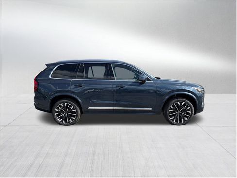 New 2026 Volvo XC90 B6 Plus image 4