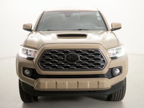 Used 2020 Toyota Tacoma TRD Sport AWD/4WD image 5
