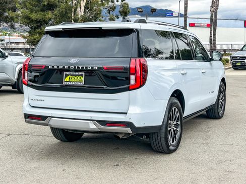 Used 2025 Ford Expedition Platinum AWD/4WD image 6