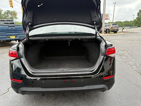 Used 2025 Nissan Sentra SV FWD image 8