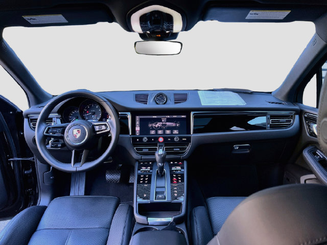 Certified 2026 Porsche Macan AWD/4WD image 25