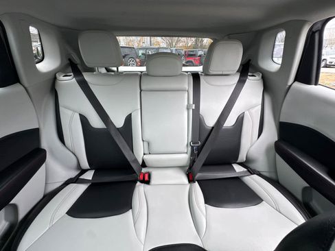 Used 2020 Jeep Compass Limited image 30