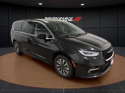 Used 2024 Chrysler Pacifica Limited