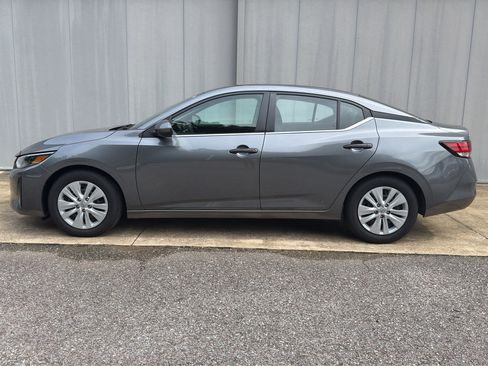 Certified 2025 Nissan Sentra S FWD image 6