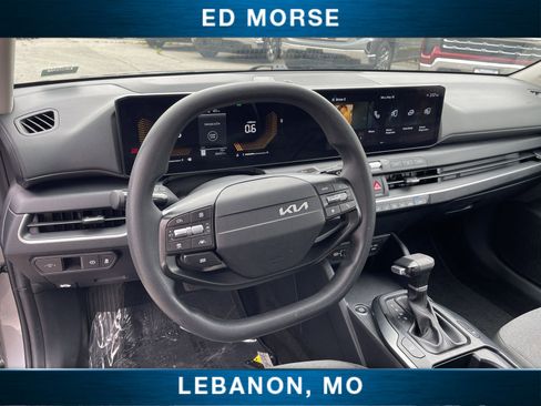 Used 2025 Kia K4 FWD image 32