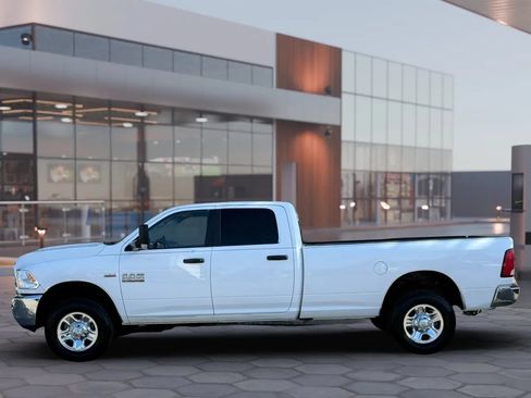 Used 2018 RAM 3500 SLT AWD/4WD image 3