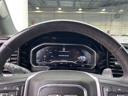 Used 2025 GMC Sierra 1500 Elevation image 14