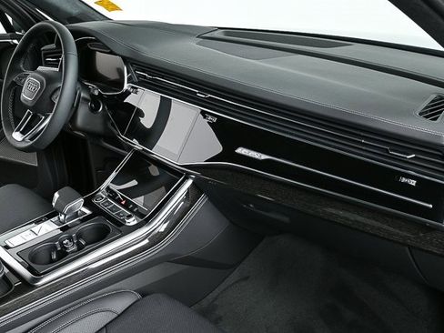 New 2025 Audi Q7 3.0T Prestige image 24