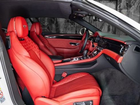 Used 2022 Bentley Continental GT image 13