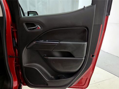 Used 2016 Chevrolet Colorado LT w/ LT Convenience Package image 19