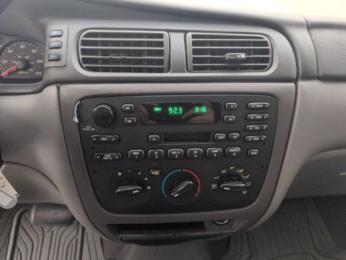 Used 2005 Ford Taurus SE FWD image 23