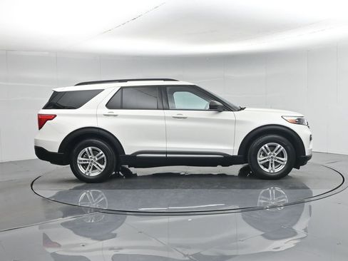 Used 2023 Ford Explorer XLT RWD image 28