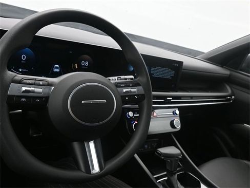 Used 2025 Hyundai Santa Cruz SEL image 10