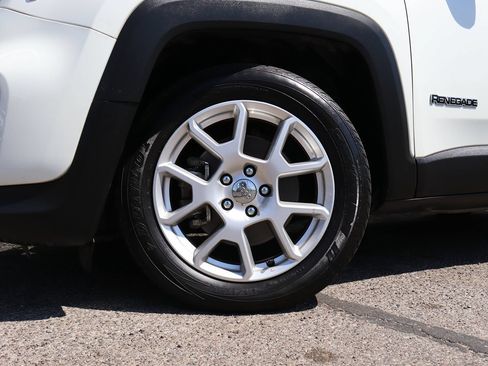 Used 2021 Jeep Renegade Latitude w/ Convenience Group FWD image 5