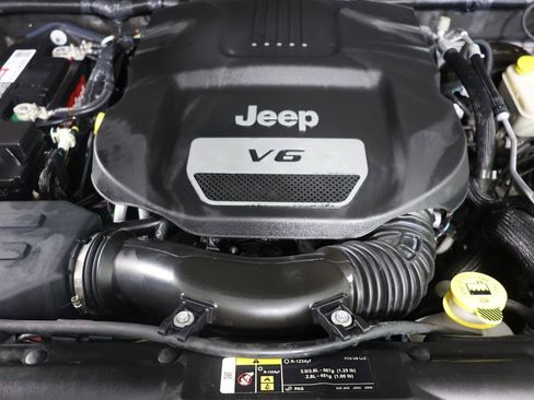 Used 2017 Jeep Wrangler Unlimited Sahara w/ Quick Order Package 24E Chief AWD/4WD image 21