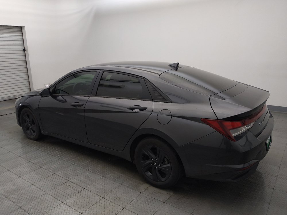 Used 2021 Hyundai Elantra SEL w/ Convenience Package FWD image 3
