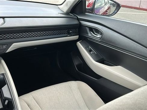 Used 2024 Honda Accord EX image 25