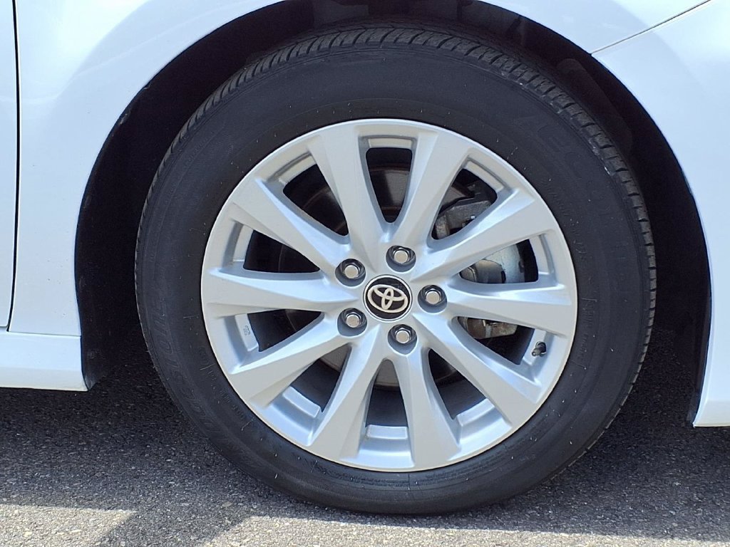 Used 2024 Toyota Camry LE FWD image 11