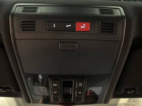 Used 2020 Volkswagen GTI SE FWD image 25