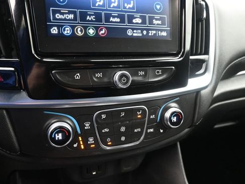 Used 2022 Chevrolet Traverse LT w/ Midnight/Sport Edition image 19