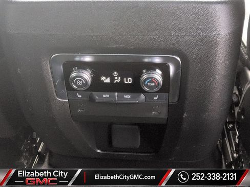 Used 2025 GMC Yukon Denali AWD/4WD image 19