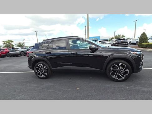 New 2026 Chevrolet Trax RS w/ Sunroof Package FWD image 17