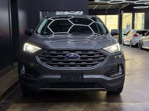 Used 2023 Ford Edge Titanium image 2