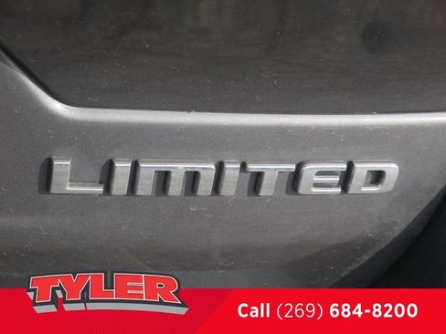 Certified 2022 Jeep Grand Cherokee Limited w/ Luxury Tech Group II AWD/4WD image 14