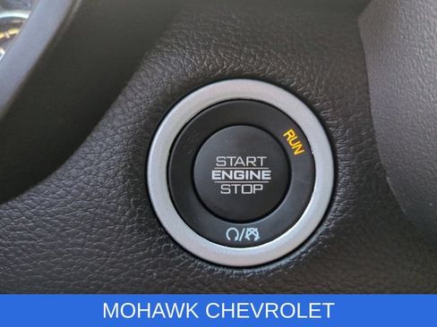 Used 2025 RAM 1500 Laramie AWD/4WD image 17