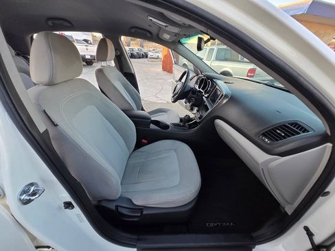 Used 2011 Kia Optima LX FWD image 34