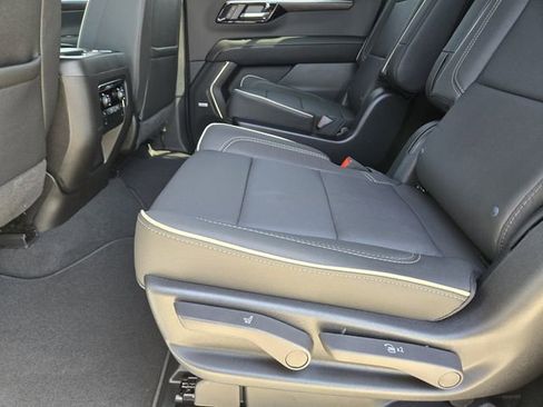 New 2026 Chevrolet Suburban Premier w/ Sun And Tow Package AWD/4WD image 22
