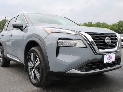 Used 2023 Nissan Rogue SL AWD/4WD image 5