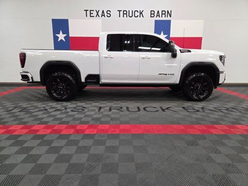 Used 2024 GMC Sierra 2500 AT4 w/ AT4 Premium Plus Package AWD/4WD image 14