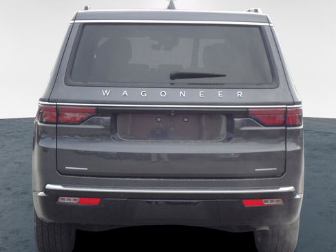 Used 2022 Jeep Wagoneer Series III w/ Premium Group I image 4