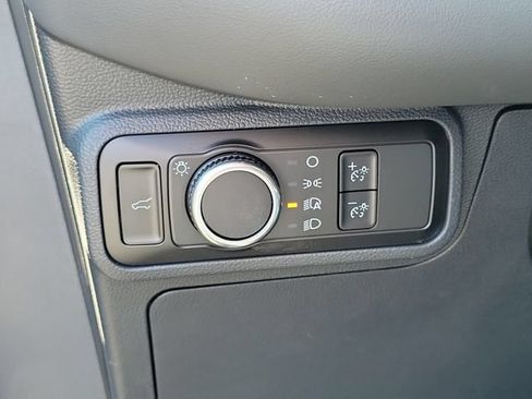 Used 2025 Ford Explorer Active RWD image 14