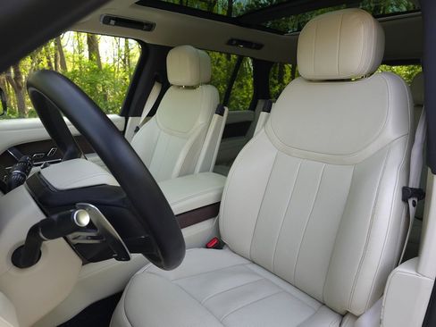 Used 2023 Land Rover Range Rover SE AWD/4WD image 12