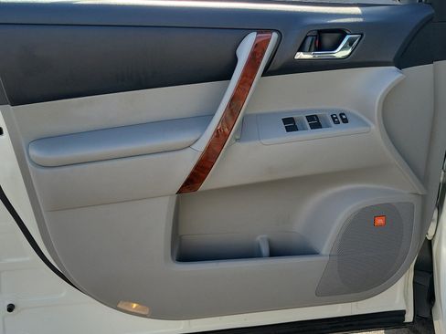 Used 2013 Toyota Highlander Limited FWD image 13
