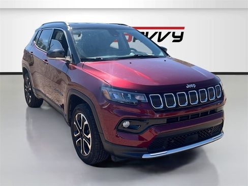 Used 2022 Jeep Compass Limited image 1