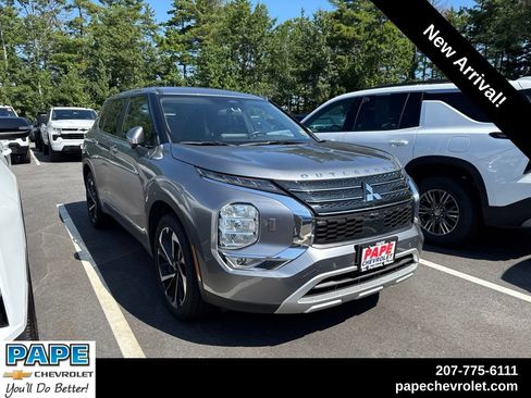 Used 2023 Mitsubishi Outlander SE AWD/4WD image 1