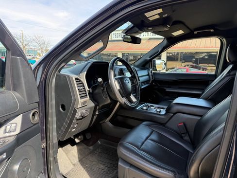 Used 2021 Ford Expedition XLT image 14