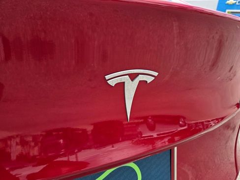 Used 2021 Tesla Model Y 2WD image 12