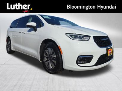 Used 2023 Chrysler Pacifica Touring-L