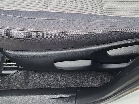 Used 2015 Toyota RAV4 XLE image 18