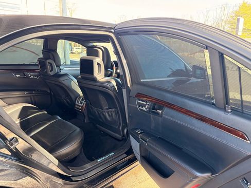 Used 2011 Mercedes-Benz S 63 AMG image 29